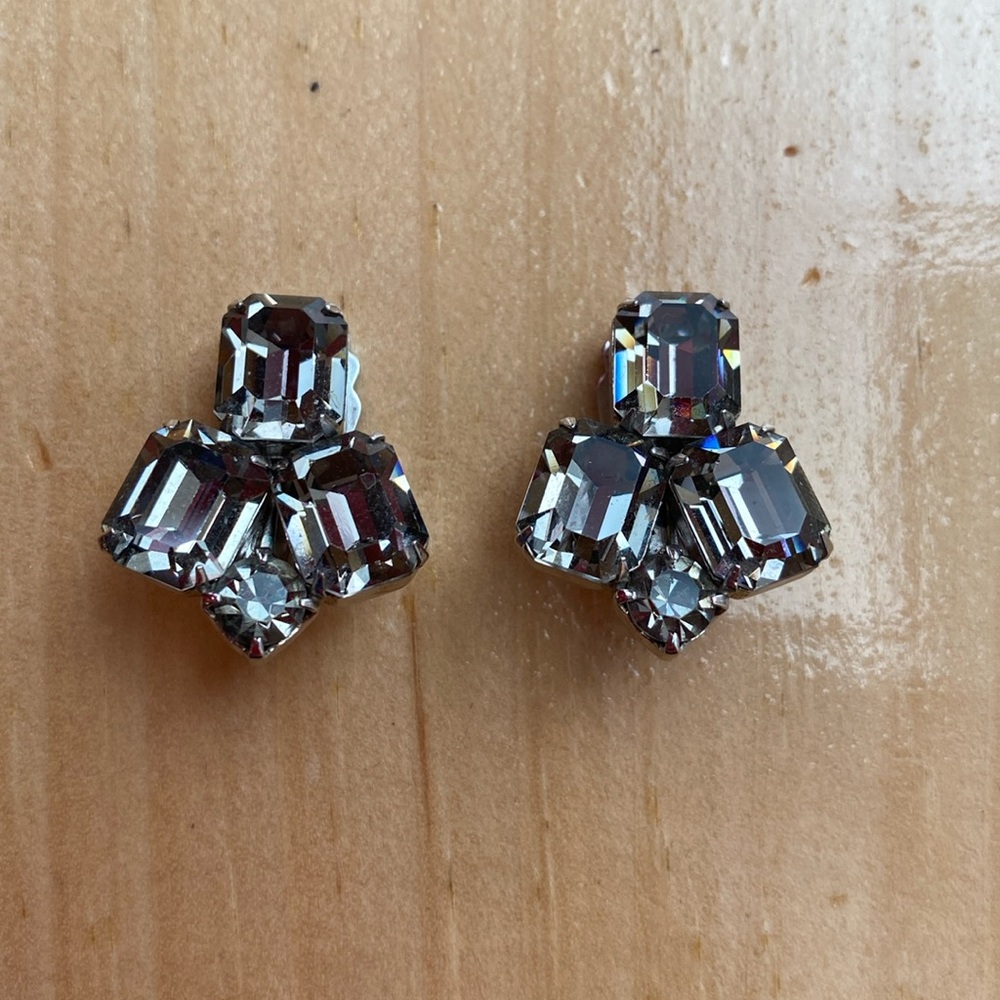 Vtg 1950s WEISS signed Black Diamond Clip On Earrings